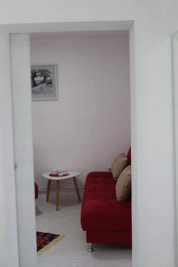 Red Apartment SJJ Eksteriør billede