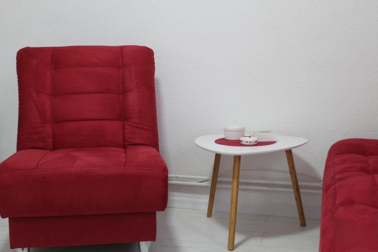 Red Apartment SJJ Eksteriør billede